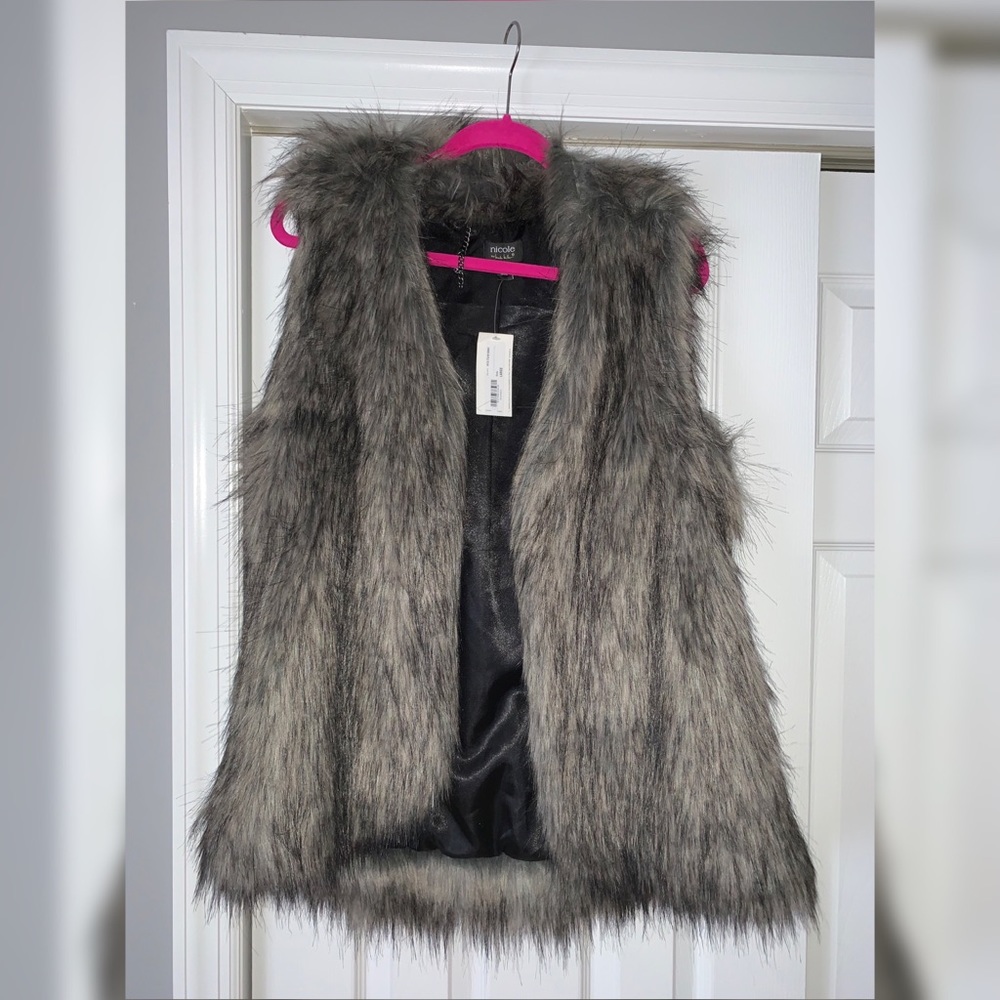 NWT! Nicole Miller Faux Fur Vest Gray - Picture 1 of 4